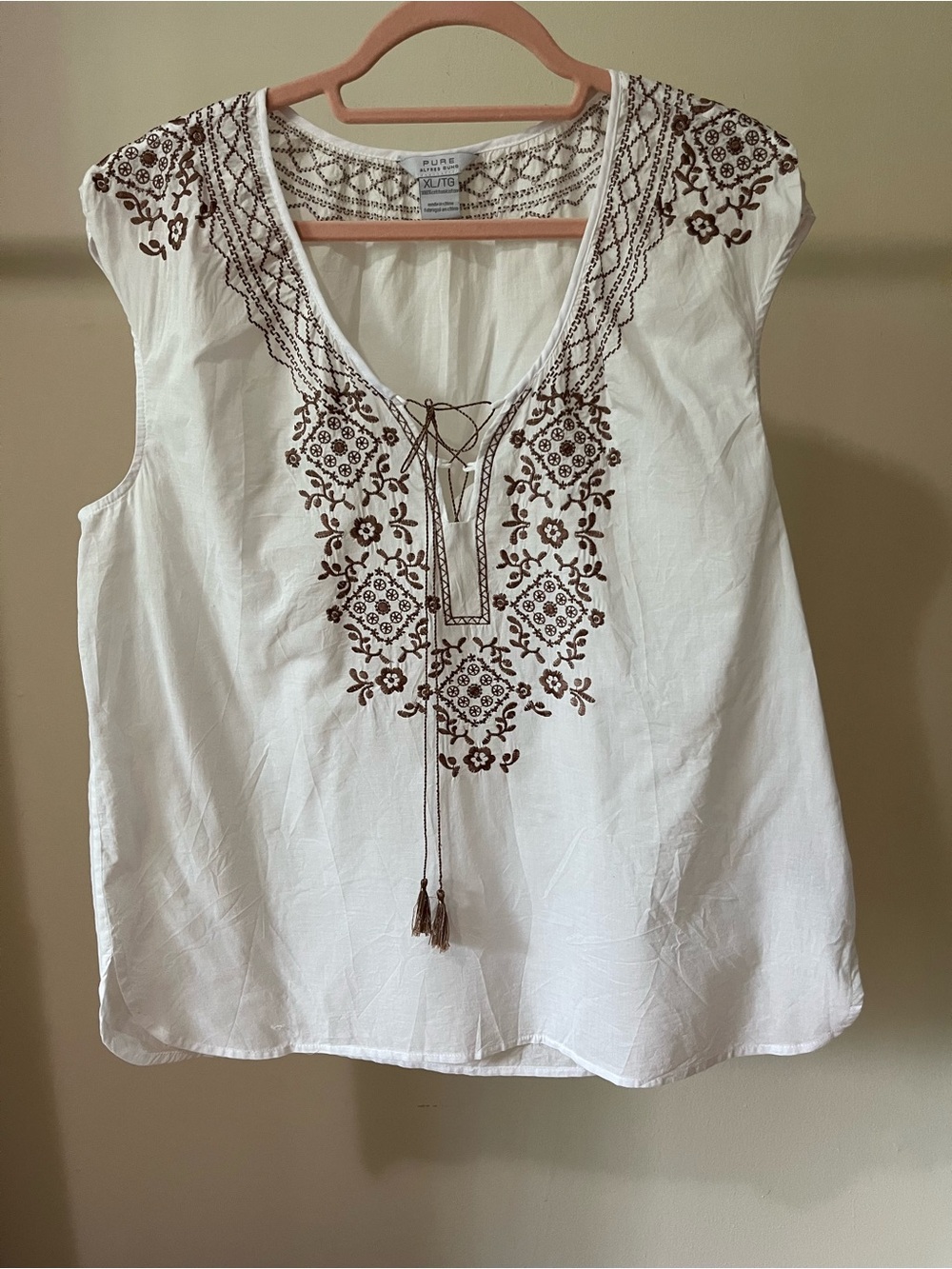 Alfred Sung Embroidered Cotton Voile Sleeveless Blouse